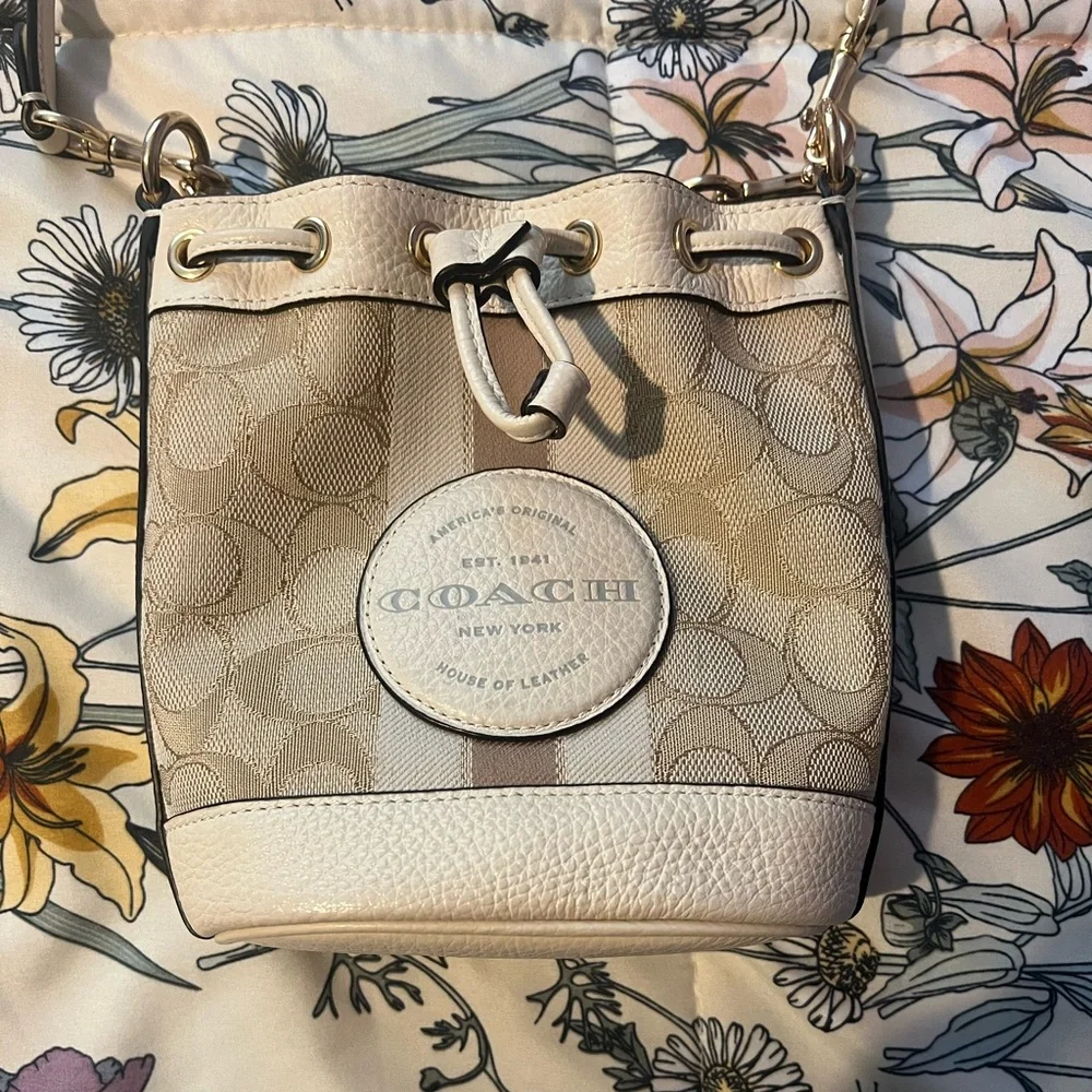 Coach Mini Bucket Bag - Picture 2 of 7